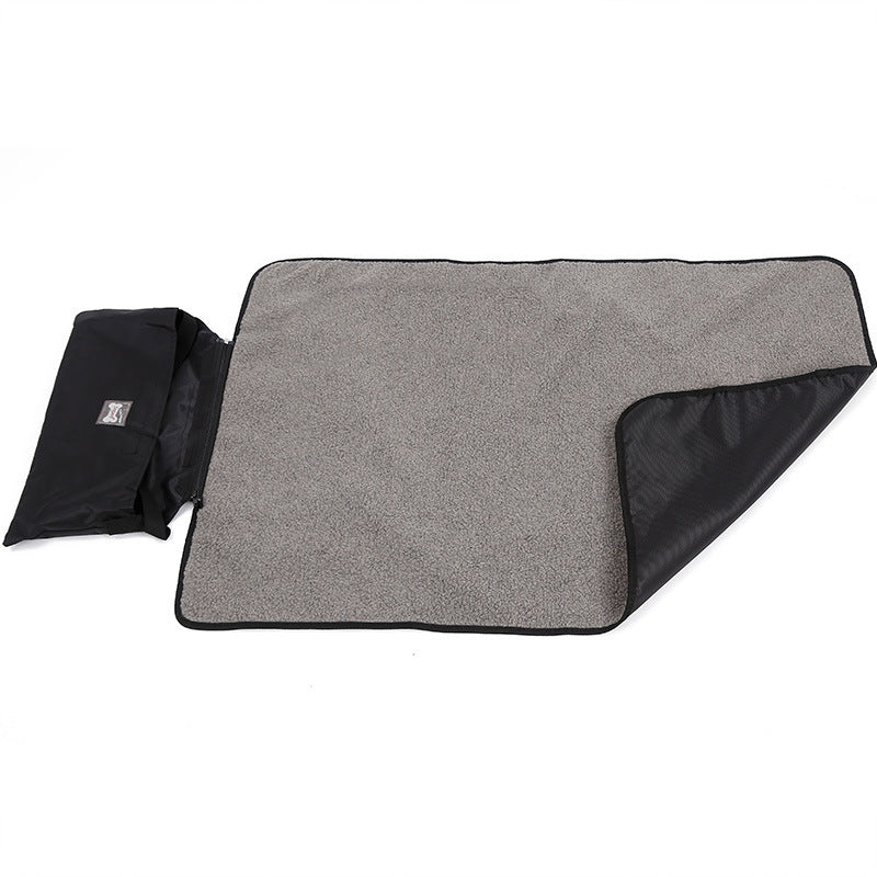 Comfortable Waterproof Pet Blanket - Cozy Portable Warmth for Adventures!