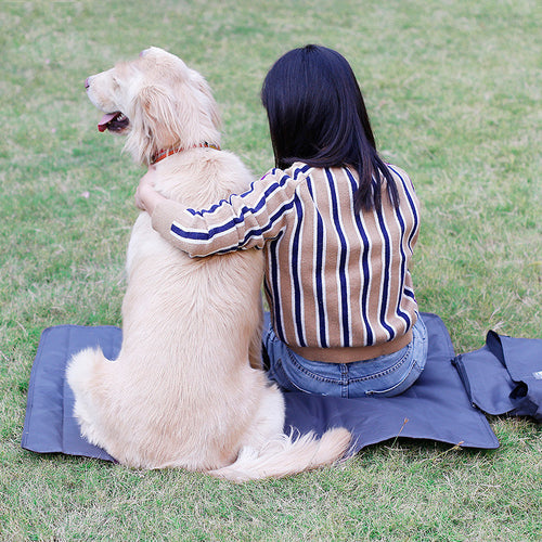 Comfortable Waterproof Pet Blanket - Cozy Portable Warmth for Adventures!
